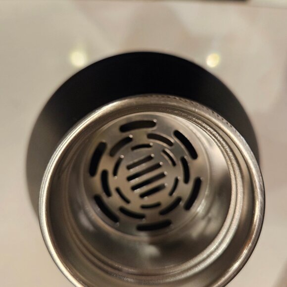 Camelbak Horizon 20 ounce leakproof cocktail shaker - Picture 5 of 7